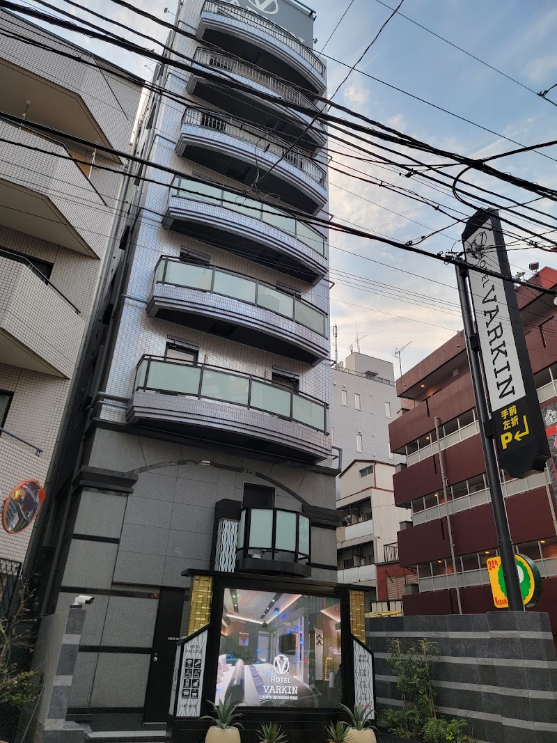VARKIN WEST 外観