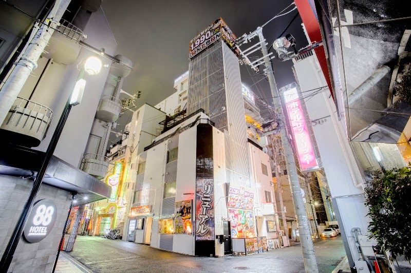 なんでやねん 外観