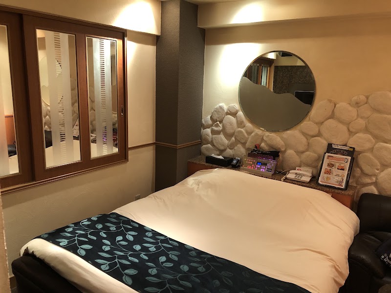 拾参番館 外観